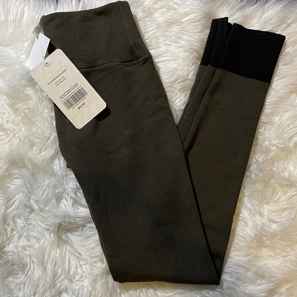 Fabletics High Waisted Seamless Leggings Small NWT - Picture 2 of 4